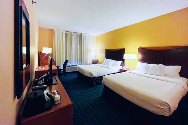  - Comfort Inn & Suites Olathe - I-35, Exit 220