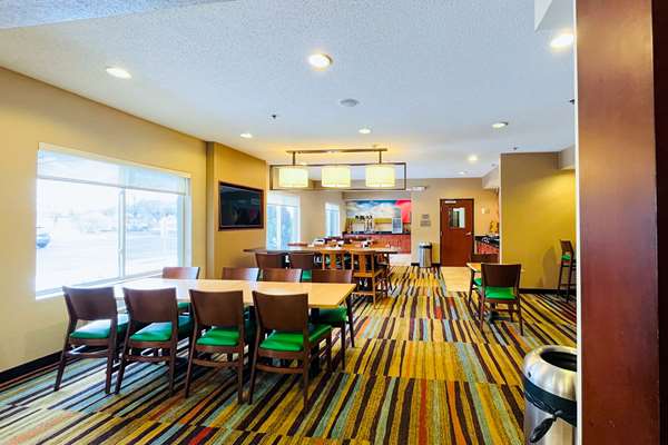 Amenities - Comfort Inn & Suites Olathe - I-35, Exit 220