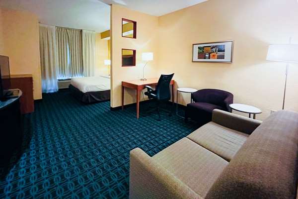 Suite - Comfort Inn & Suites Olathe - I-35, Exit 220