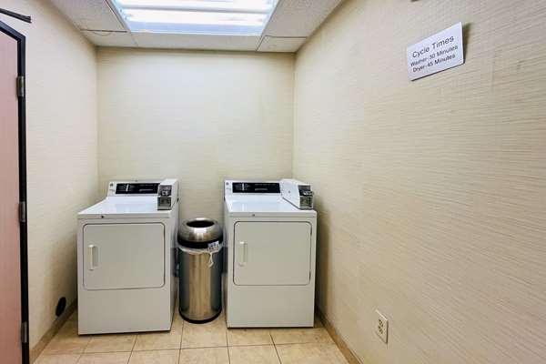 Amenities - Comfort Inn & Suites Olathe - I-35, Exit 220