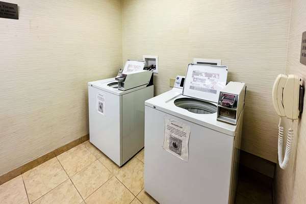 Amenities - Comfort Inn & Suites Olathe - I-35, Exit 220