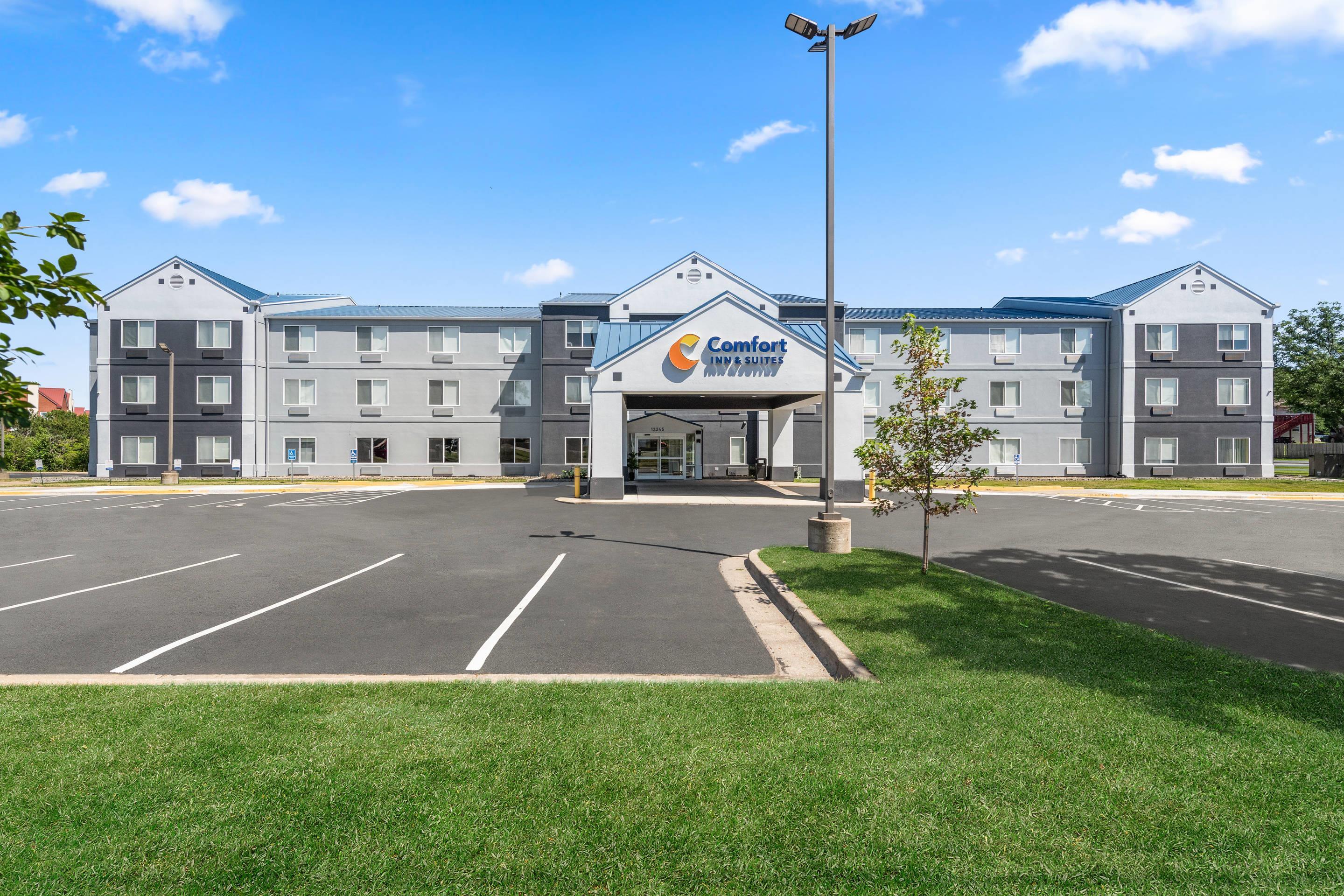 Hotel exterior | Comfort Inn & Suites Olathe - Kansas City