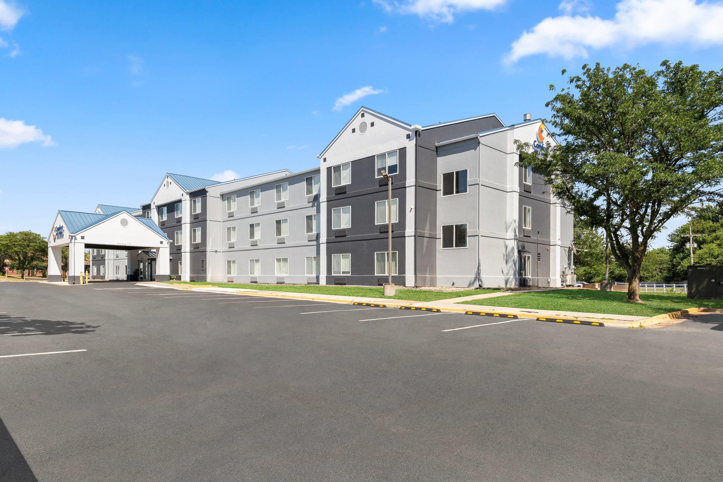 Hotel exterior | Comfort Inn & Suites Olathe - Kansas City