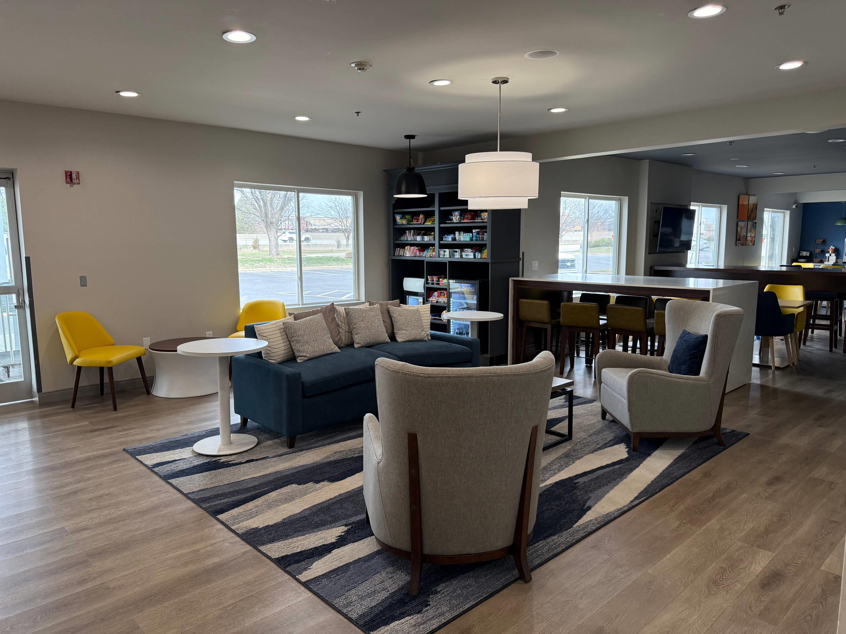 Lobby with sitting area | Comfort Inn & Suites Olathe - Kansas City
