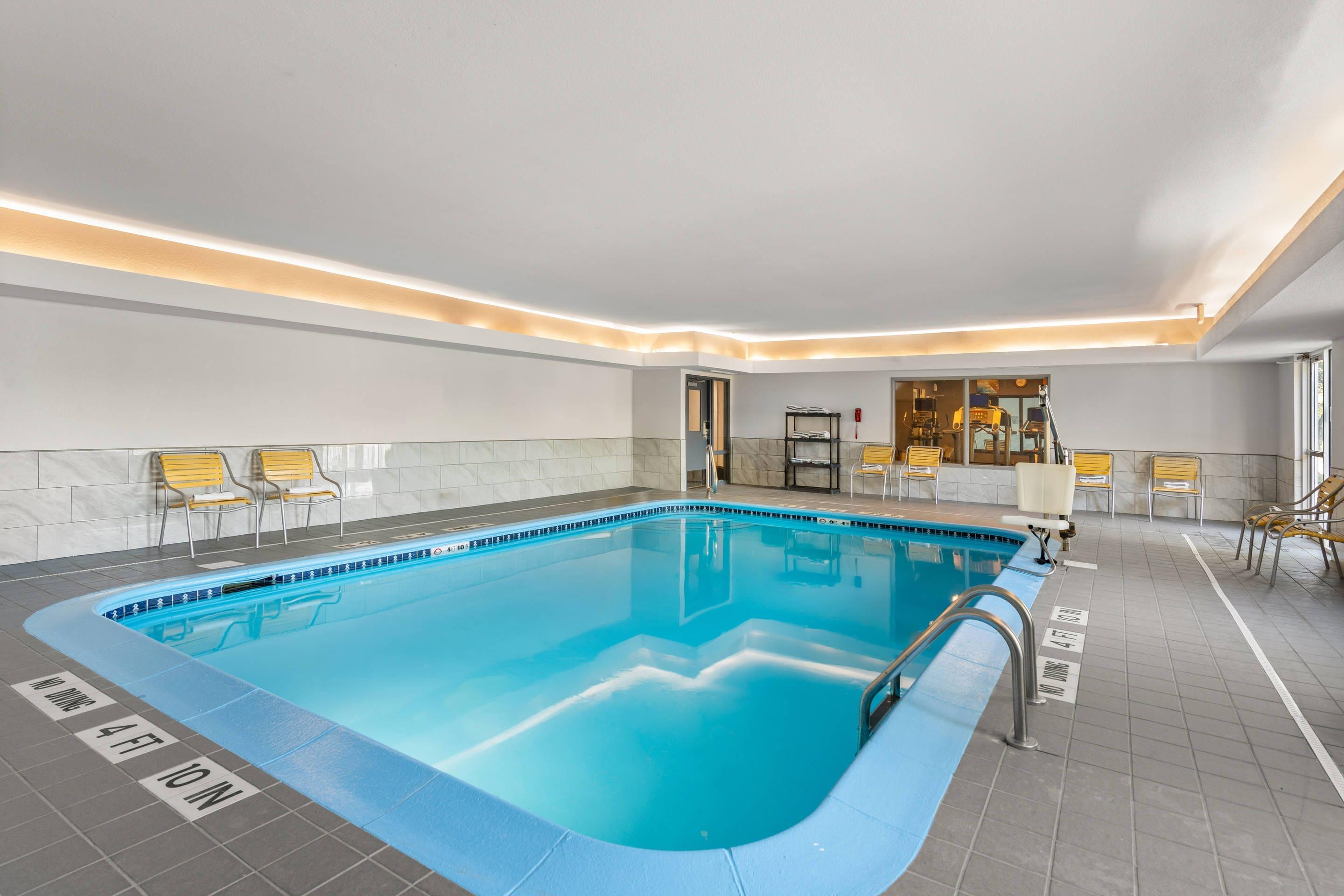 Indoor pool | Comfort Inn & Suites Olathe - Kansas City