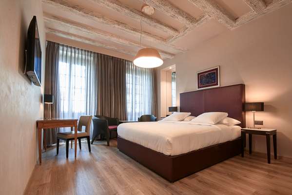 Guest Room,On-Site