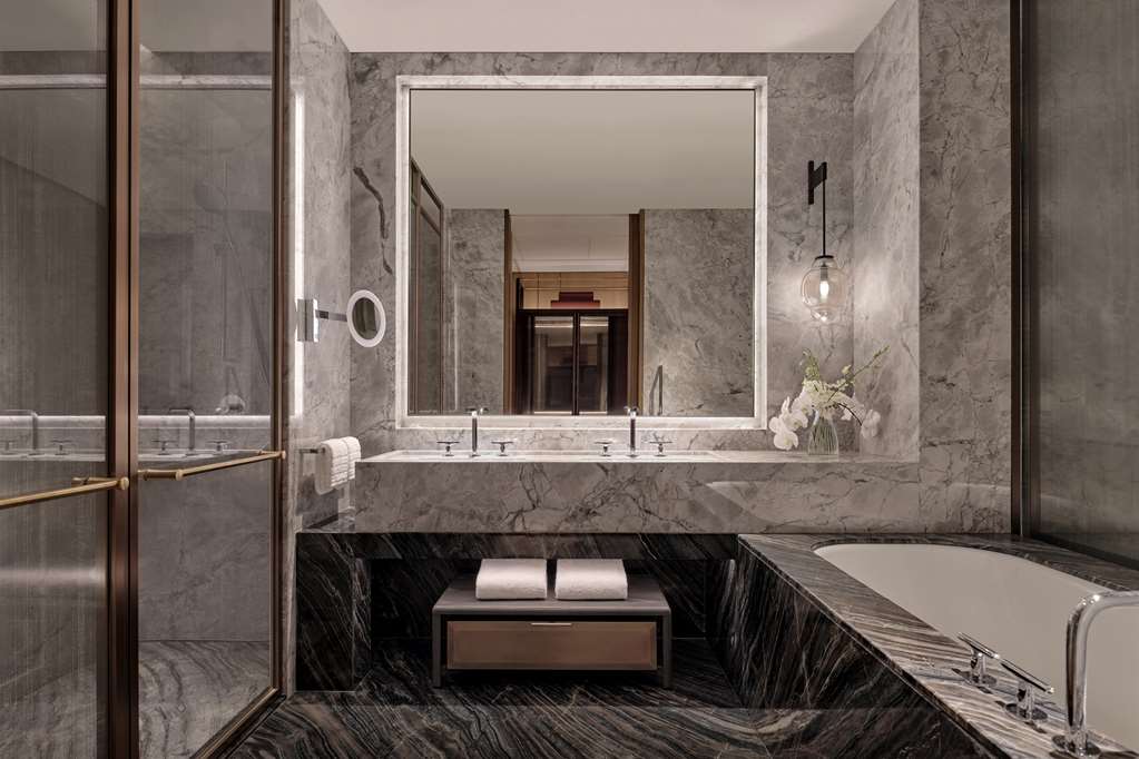 Conrad Shenzhen Room Type - TWIN EXECUTIVE ROOM