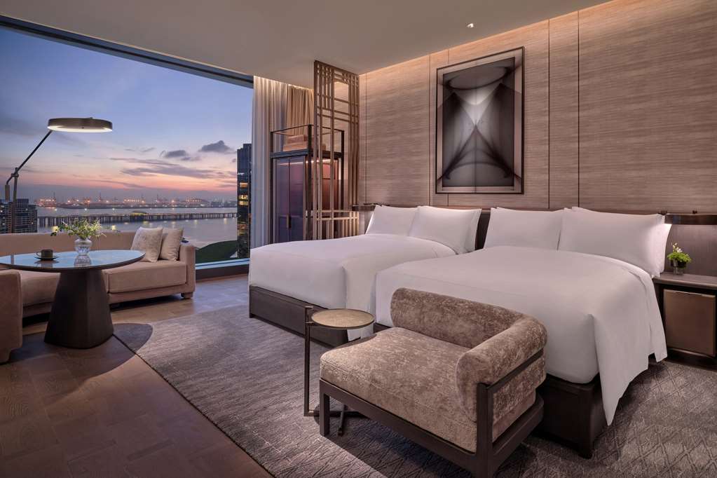 Conrad Shenzhen Room Type - TWIN EXEC ROOM BAY VIEW