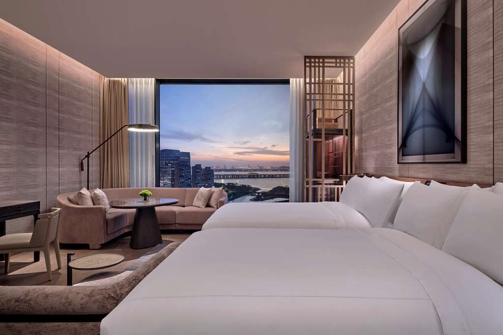 Conrad Shenzhen Room Type - TWIN DELUXE ROOM BAY VIEW