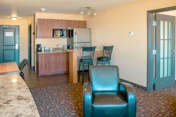 Suite - Expressway Suites of Grand Forks - I-29, Exit 140