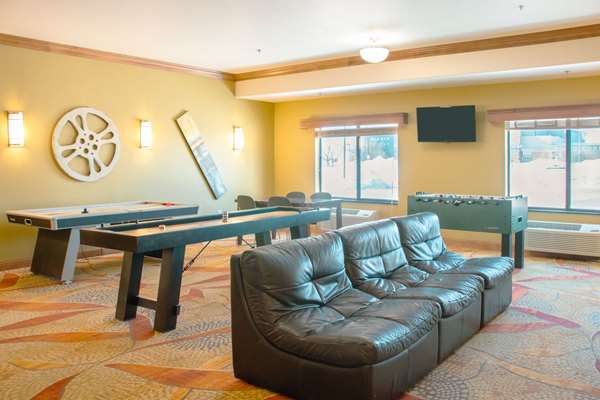  - Expressway Suites of Grand Forks - I-29, Exit 140