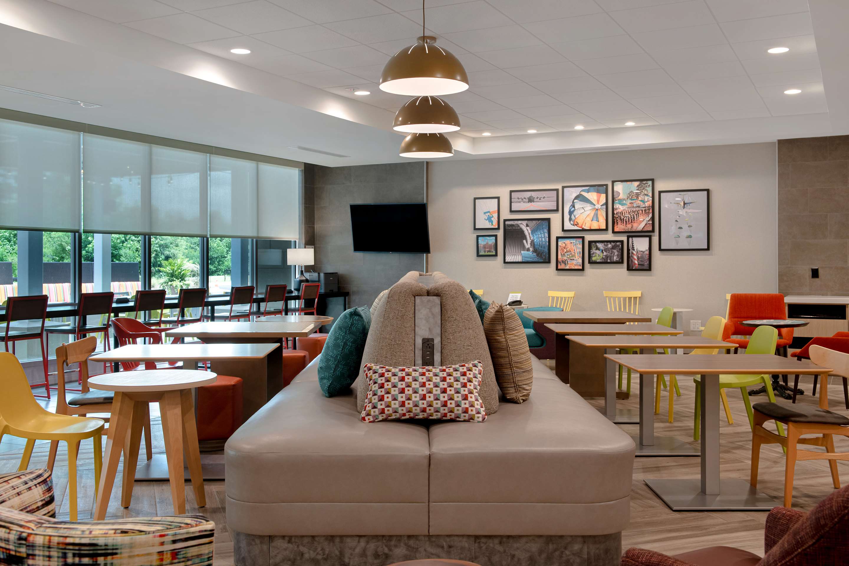 Lobby | Home2 Suites By Hilton Fayetteville North