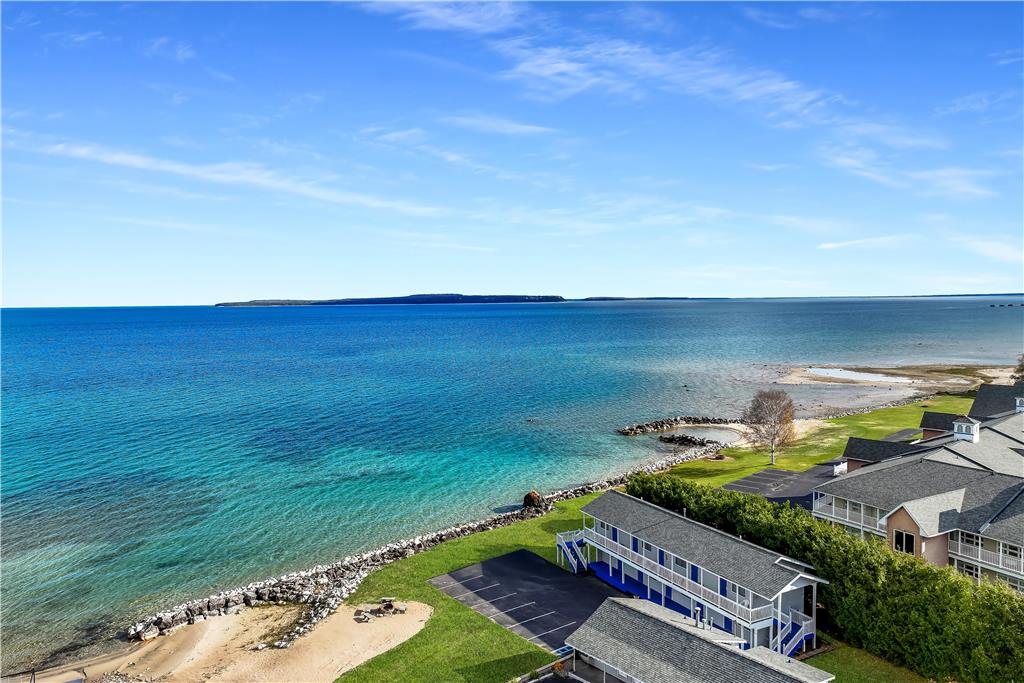 Hampton Inn St Ignace Lakefront Mackinac - Tap to explore photos