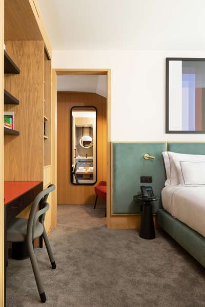 QUEEN GUEST ROOM