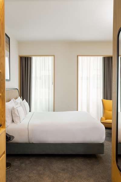 QUEEN GUEST ROOM