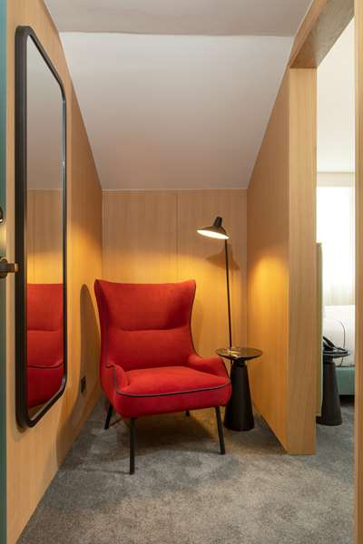 QUEEN GUEST ROOM
