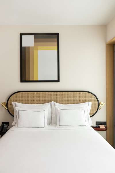 QUEEN GUEST ROOM