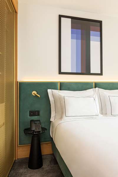 QUEEN GUEST ROOM