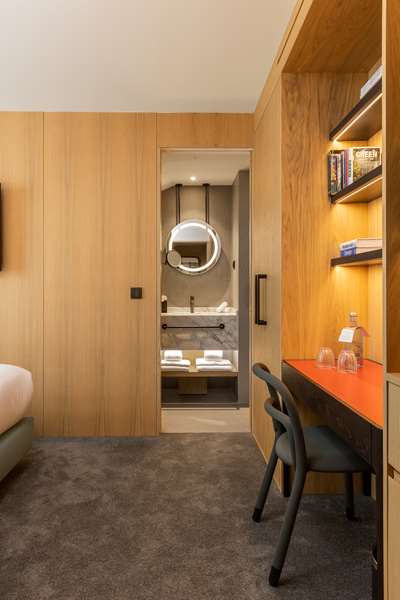 QUEEN GUEST ROOM