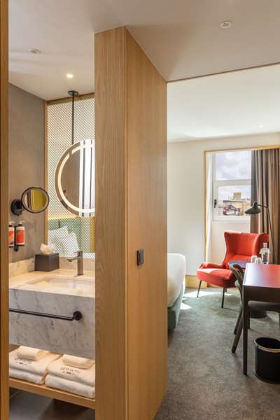 QUEEN GUEST ROOM