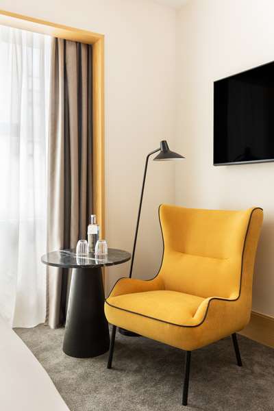 QUEEN GUEST ROOM