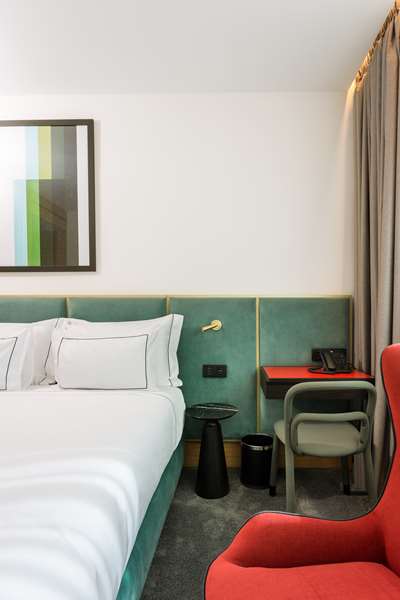 QUEEN GUEST ROOM