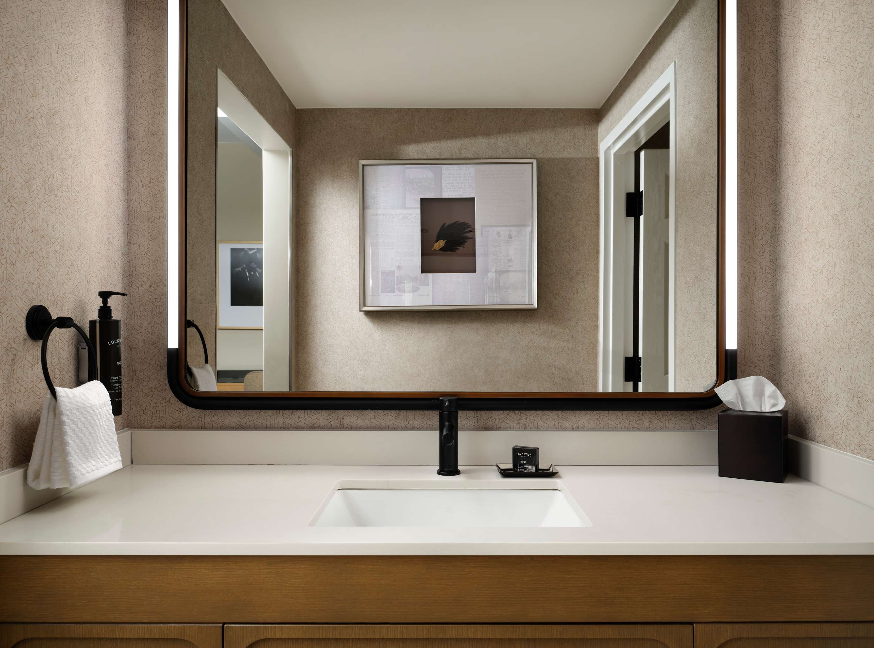 Guest room bath
