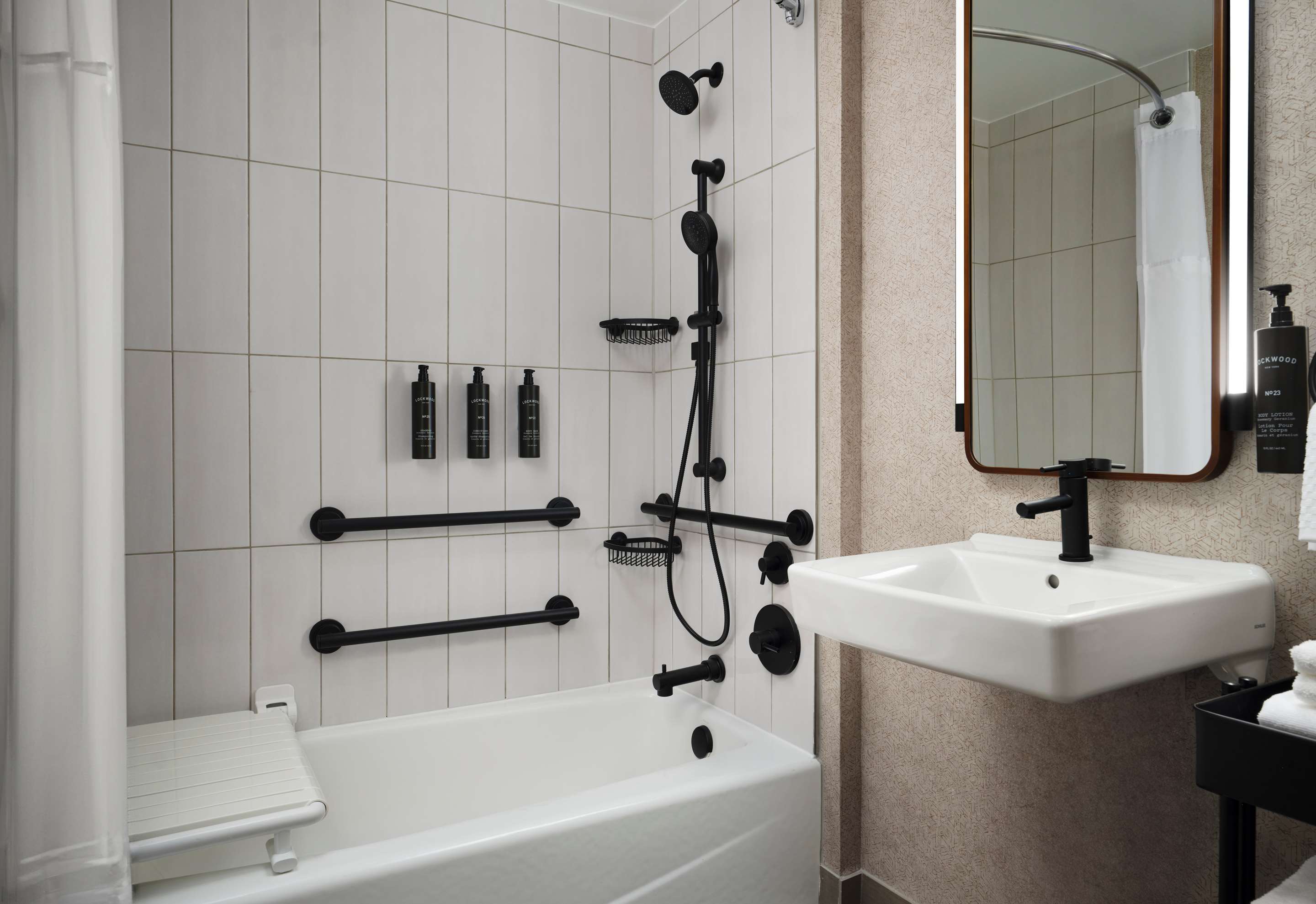 Guest room bath