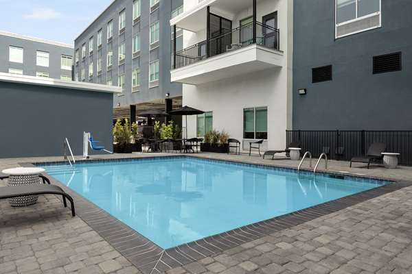 Pool - Hampton Inn French Quarter Market Area New Orleans