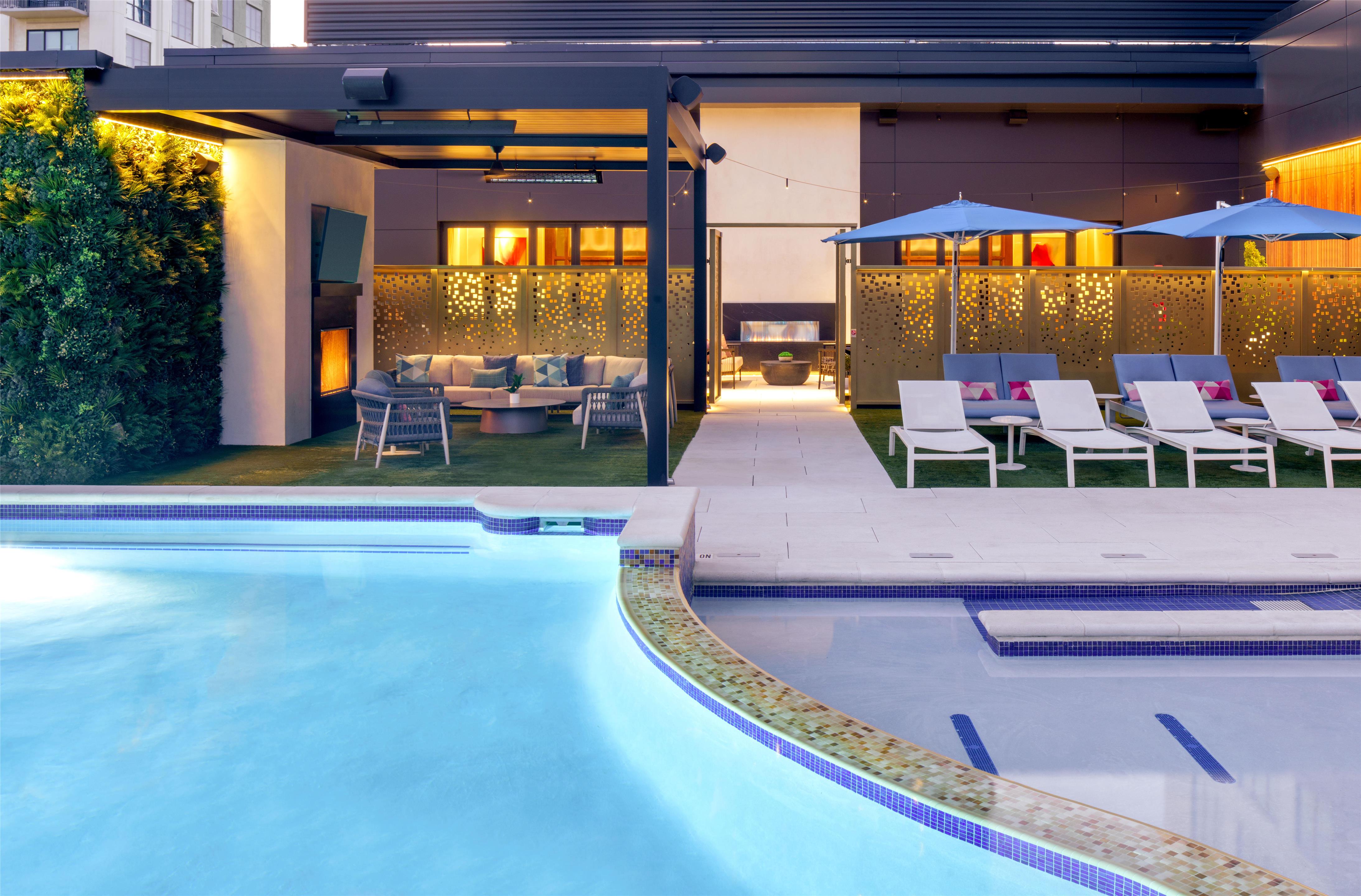 Pool | Tempo By Hilton Nashville Downtown