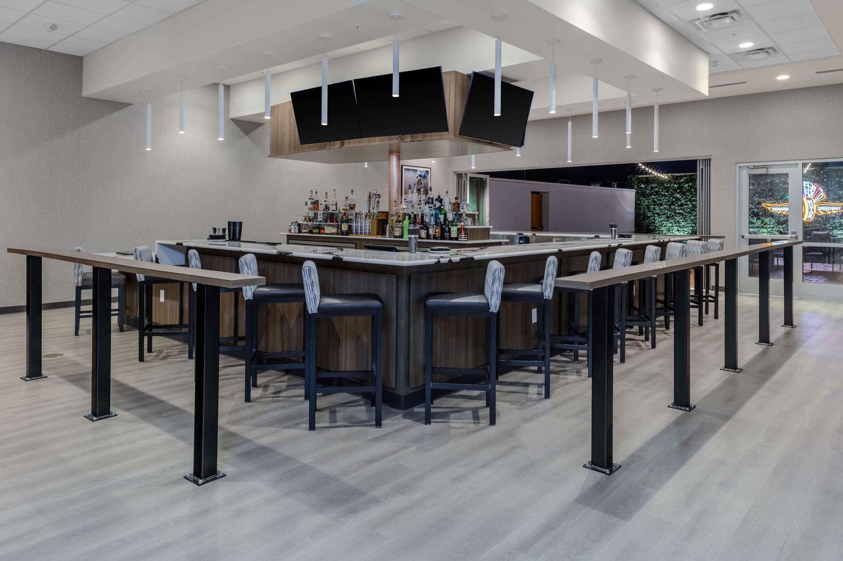 BarLounge | Hampton Inn & Suites Indianapolis West Speedway