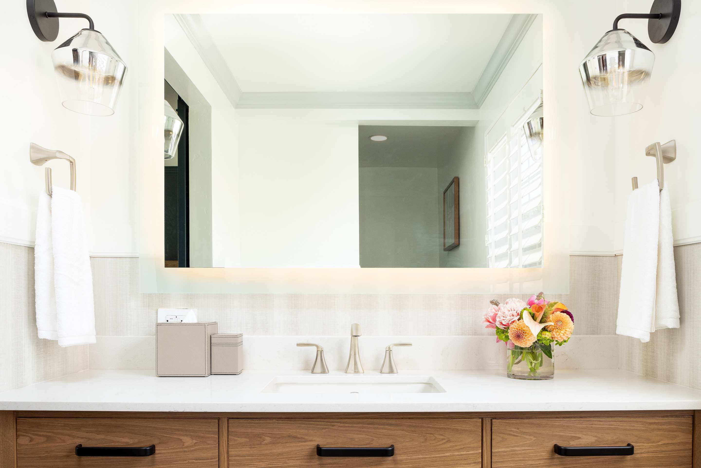 Guest room bath