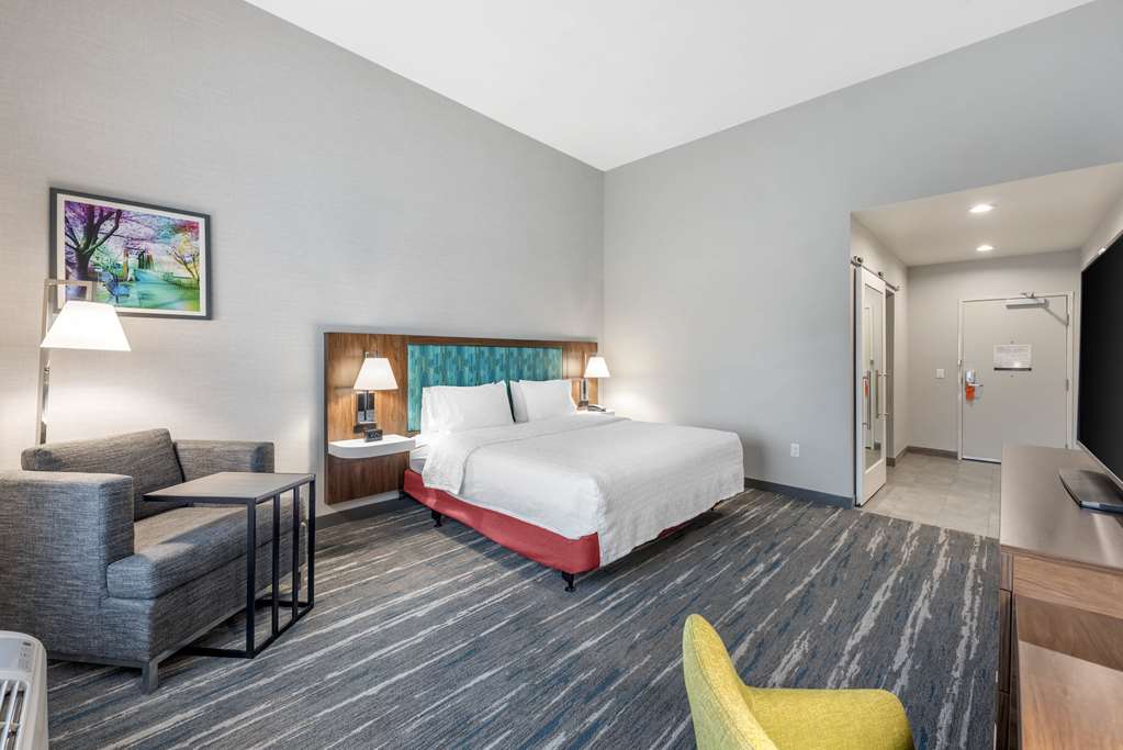 Hampton Inn by Hilton Harker Heights Room Type - 1 KNG ACCESSIBLE TUB
