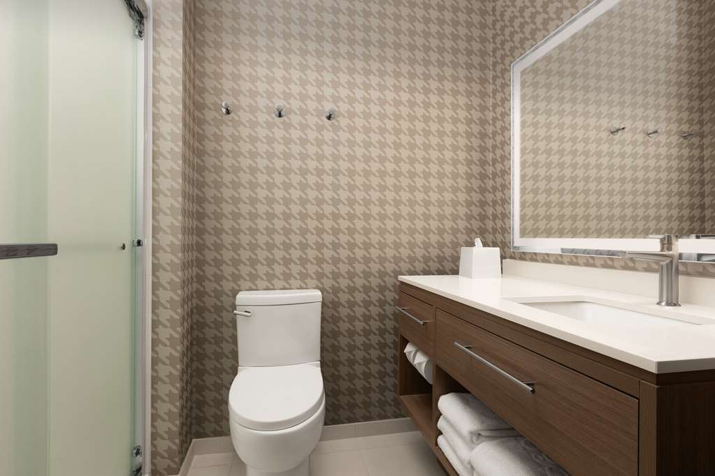 HOME2 SUITES ABILENE SOUTHWEST-guestroom-Guest Room,Bathroom,On-Site.jpg