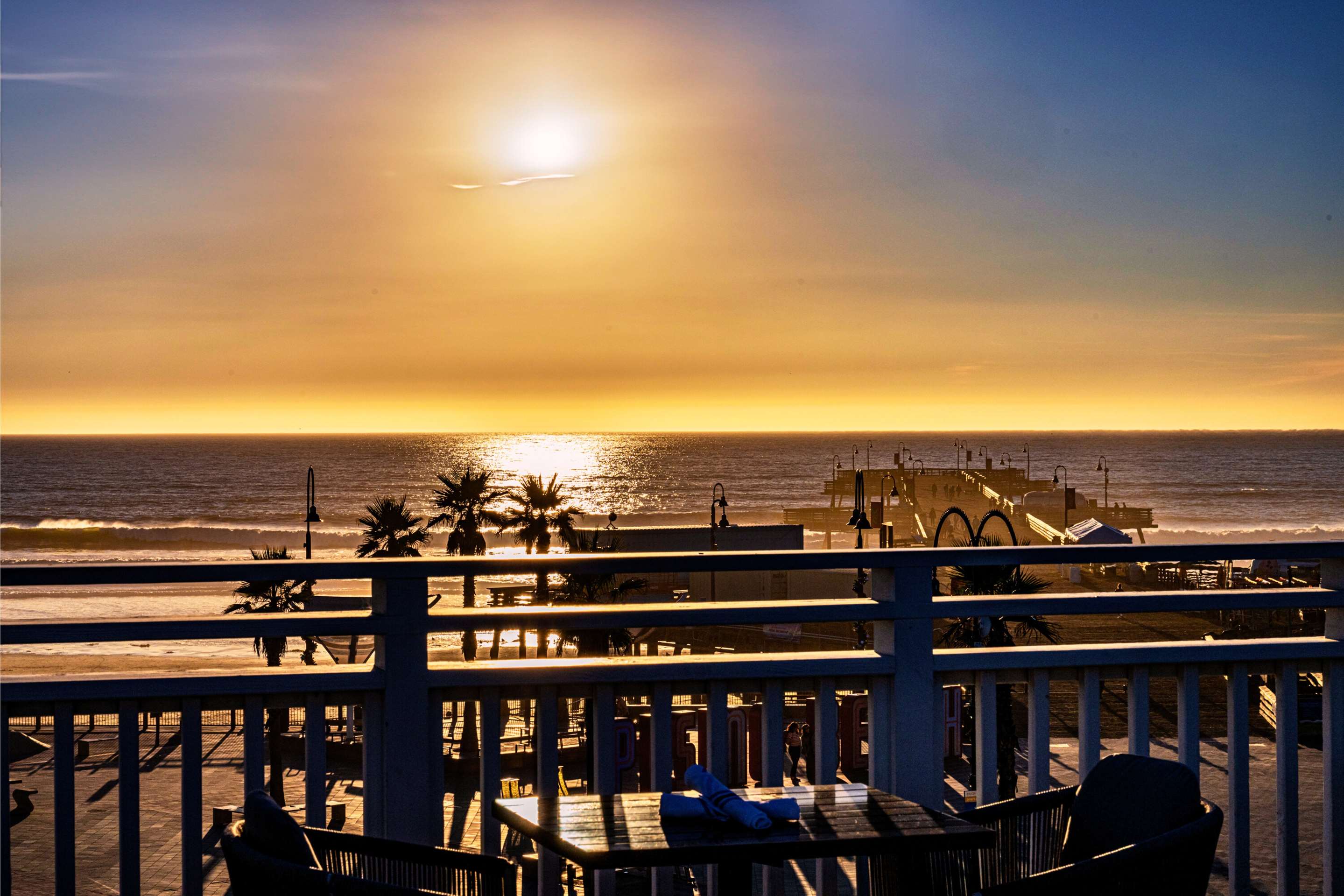Restaurant | Inn at the Pier Pismo Beach, Curio Collection by Hilton