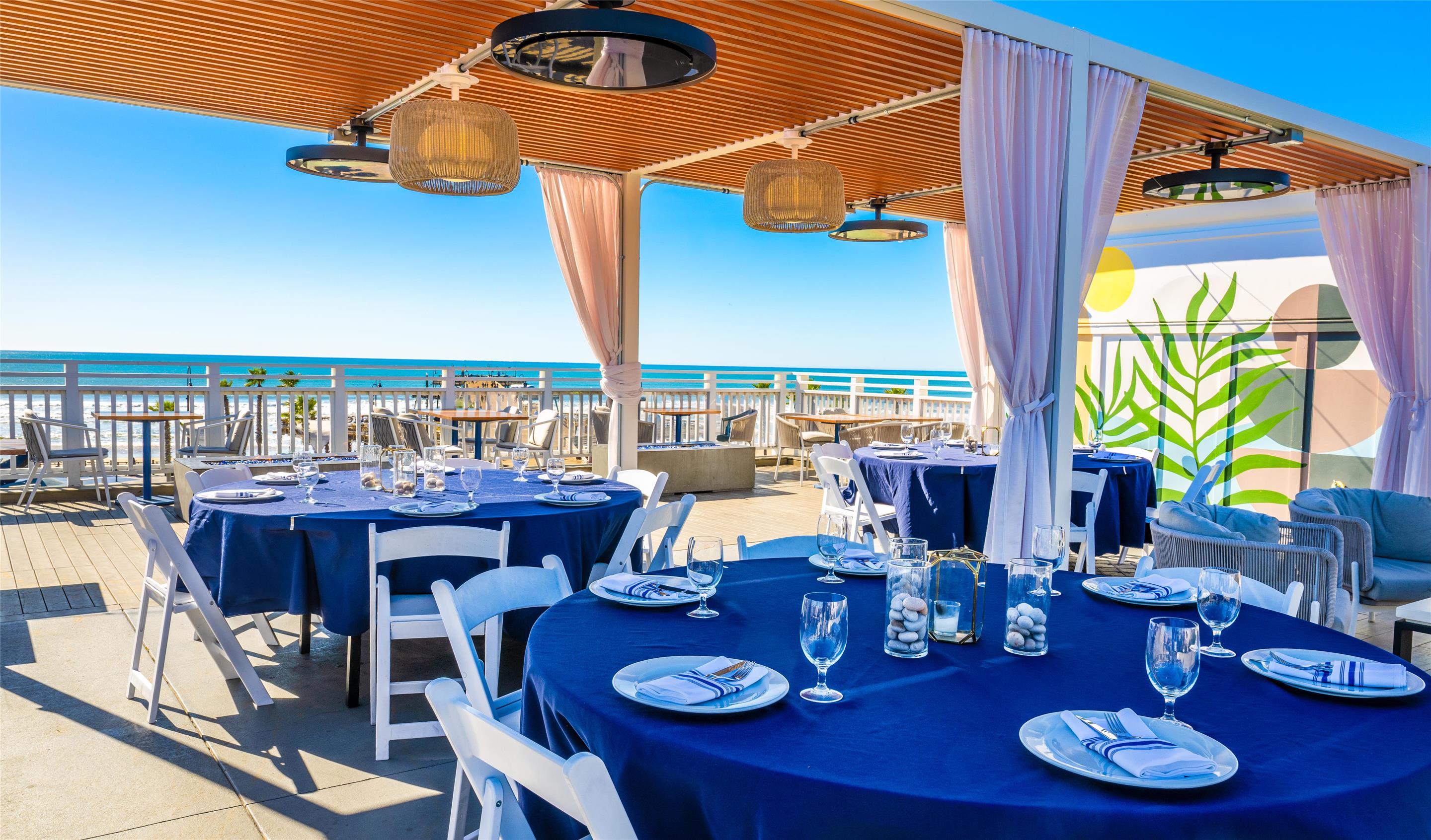 Restaurant | Inn at the Pier Pismo Beach, Curio Collection by Hilton