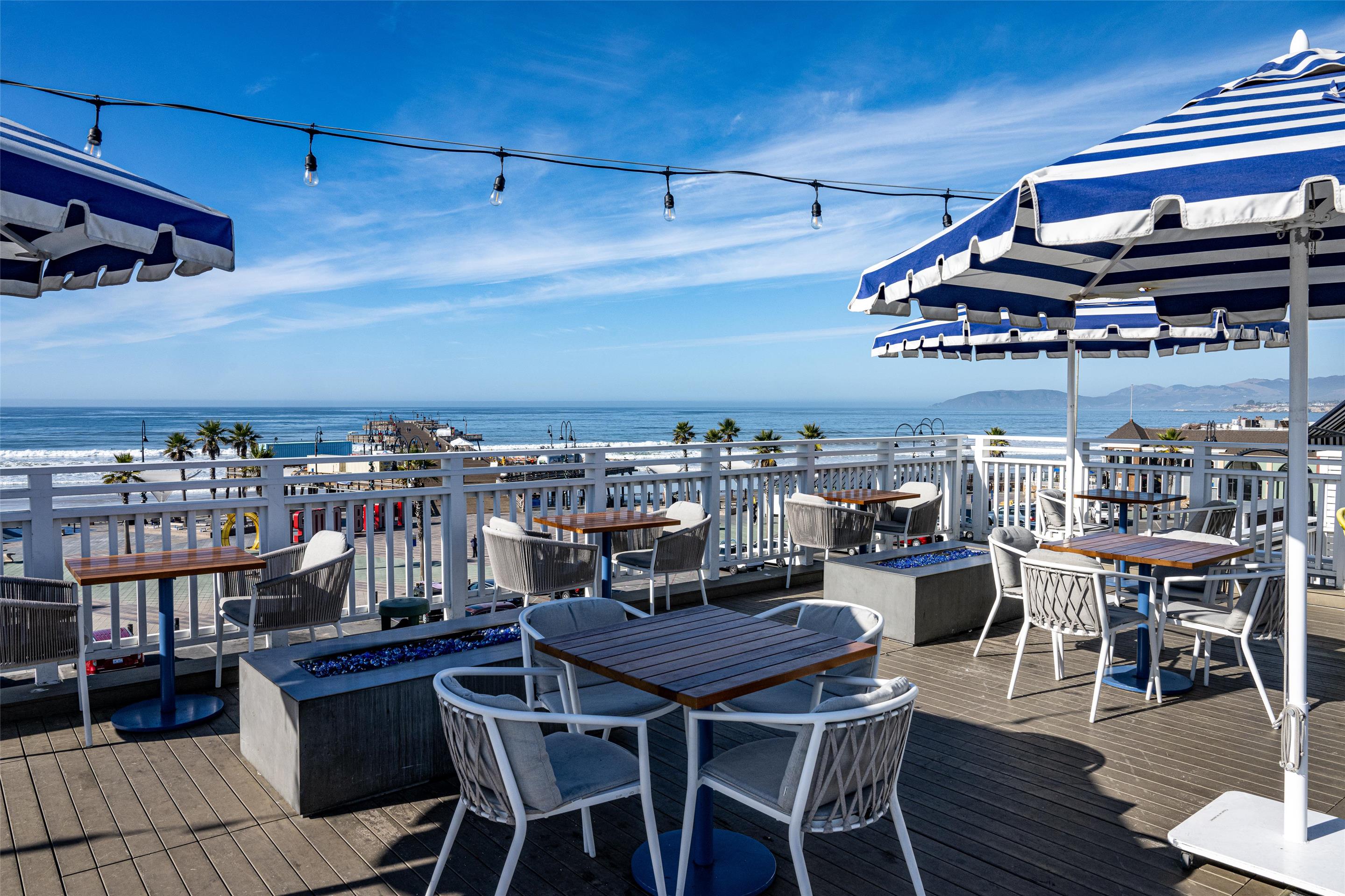 Restaurant | Inn at the Pier Pismo Beach, Curio Collection by Hilton