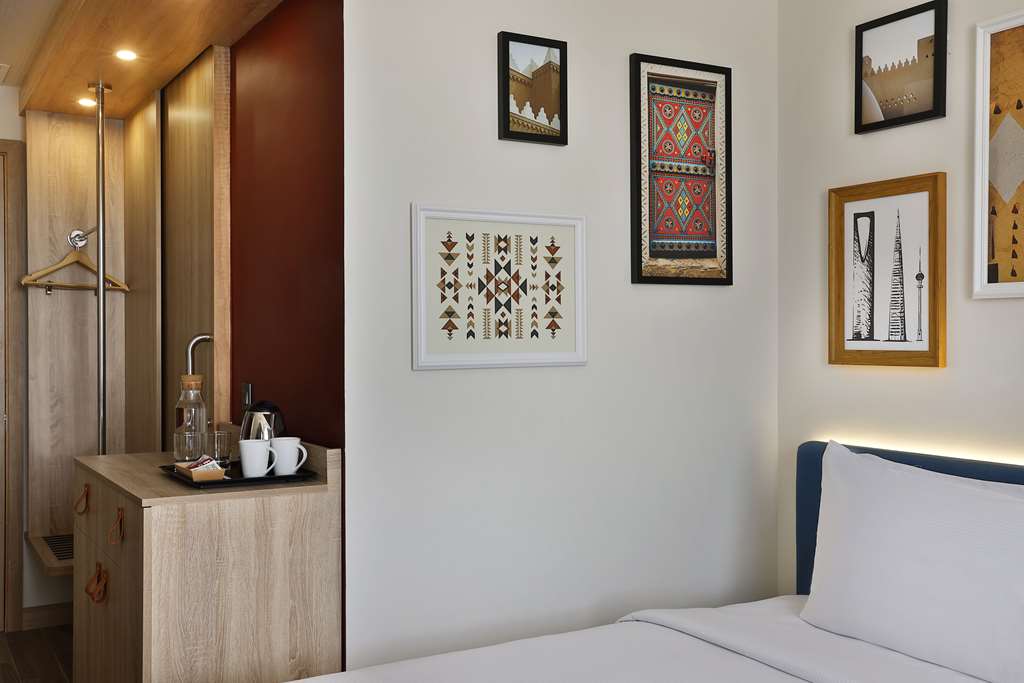 Hampton by Hilton Sharma Room Type - SUPER KING ROOM