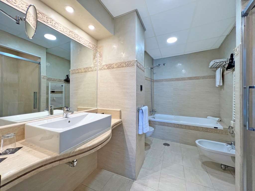 SOHO BOUTIQUE PUERTO-guestroom-Guest Room,Suite,On-Site.jpg