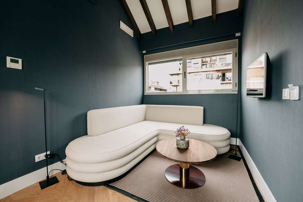 SOHO BOUTIQUE COLON-guestroom-Guest Room,Suite,On-Site.jpg