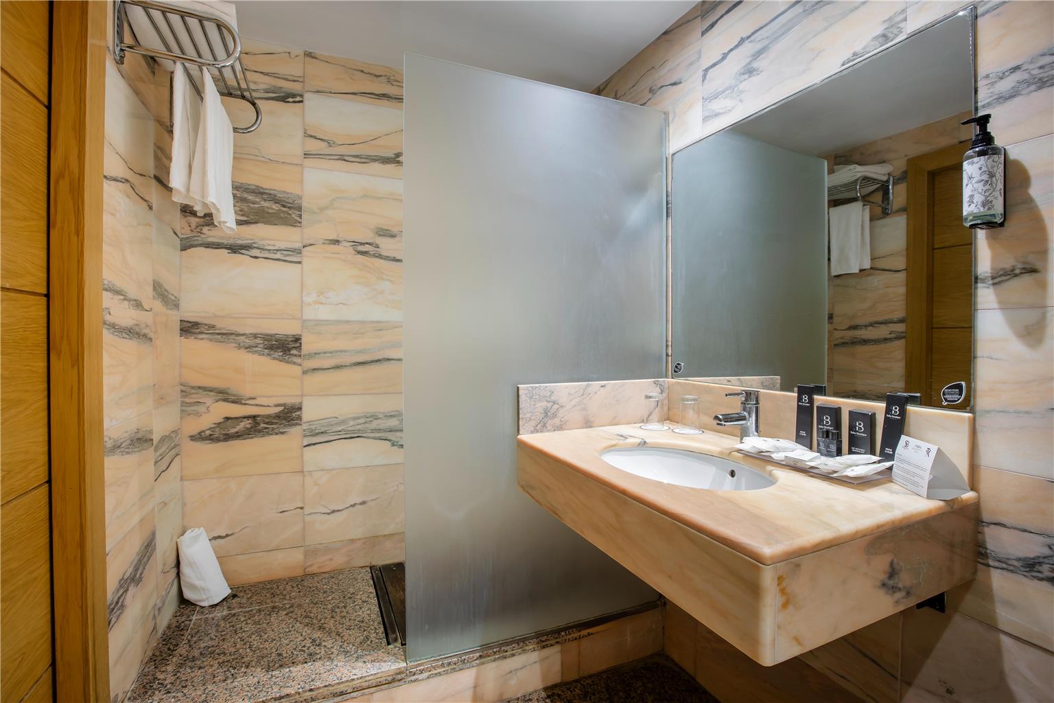 MOON DREAMS CALABAHIA-guestroom-Guest Room,Suite,On-Site.jpg