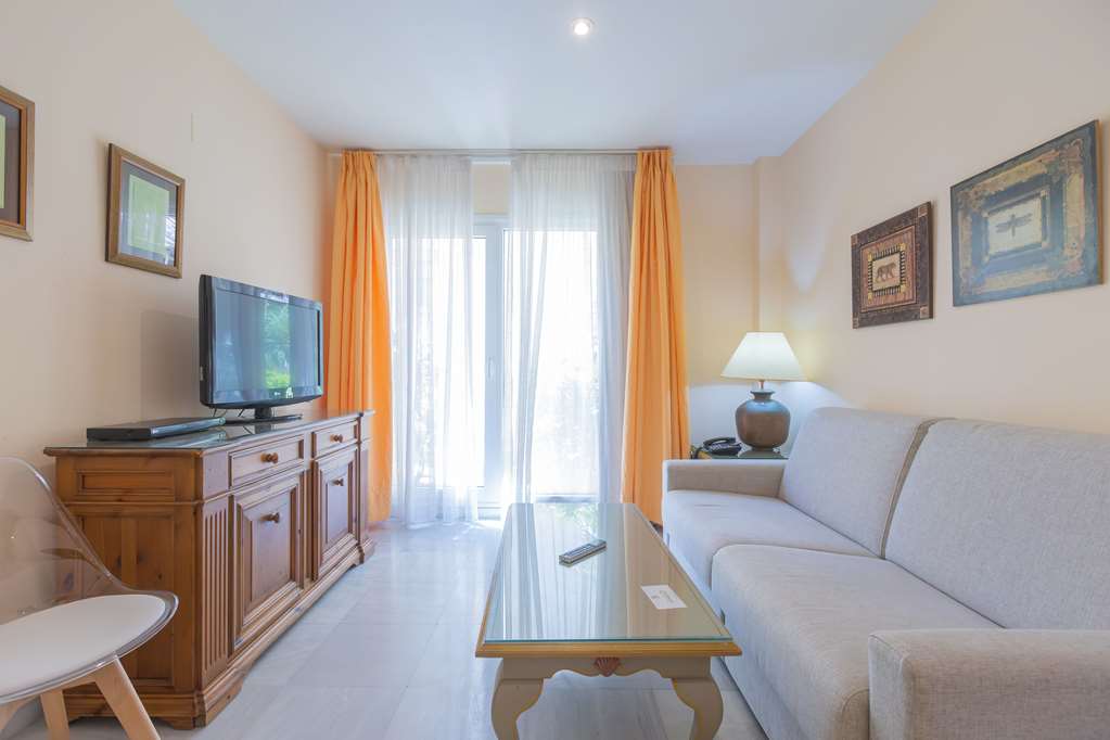 APARTAMENTOS SOHO BOUTIQUE VISTAHER-guestroom-Guest Room,On-Site.jpg