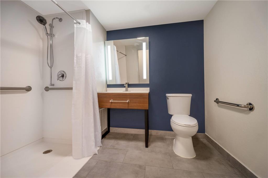 WINGATE BY WYNDHAM DUBLIN NEAR CLAY-guestroom-Guest Room,Bathroom,Shower,Accessibility,On-Site.jpg