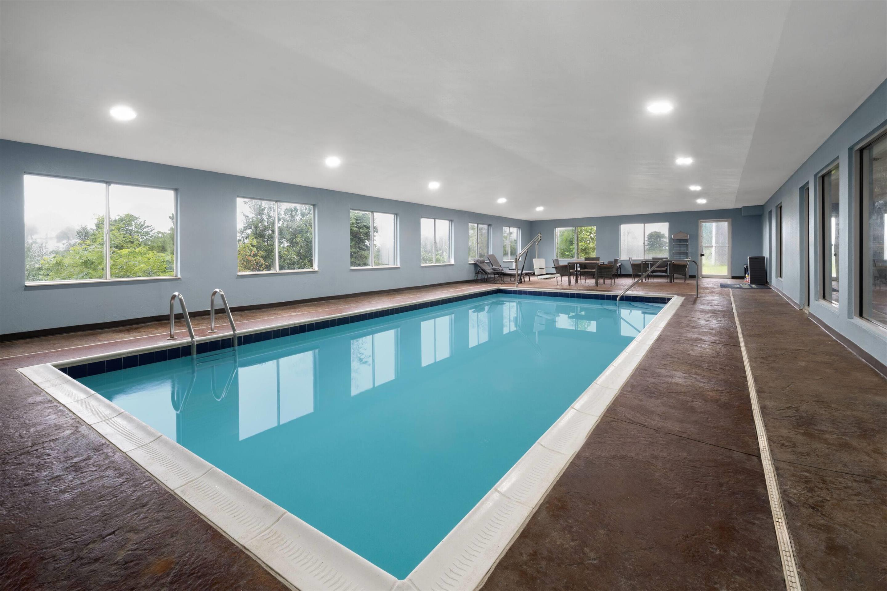 Pool - indoor