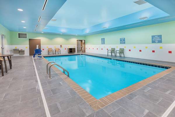 Pool - La Quinta Inn & Suites Jackson - I-55, Exit 99