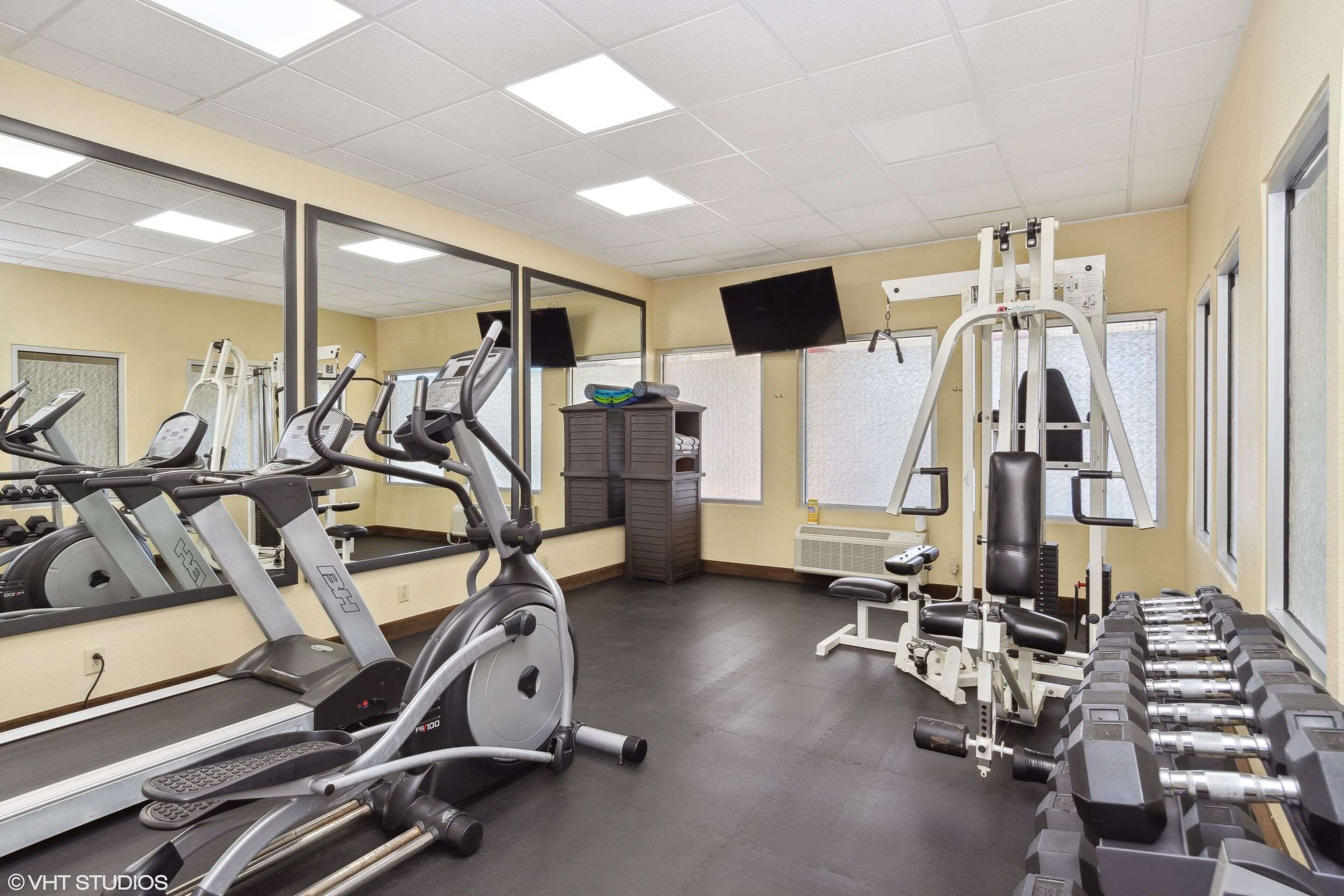 Fitness center | Quality Inn & Suites