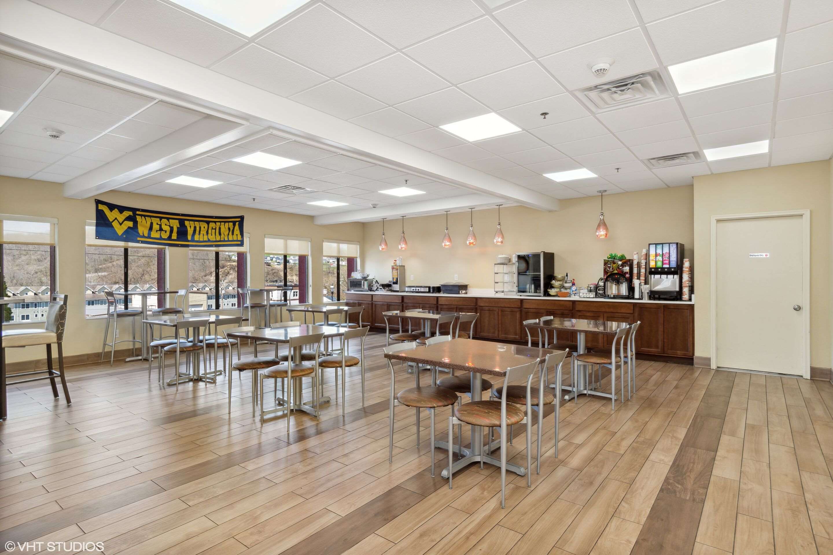 Breakfast area | Quality Inn & Suites