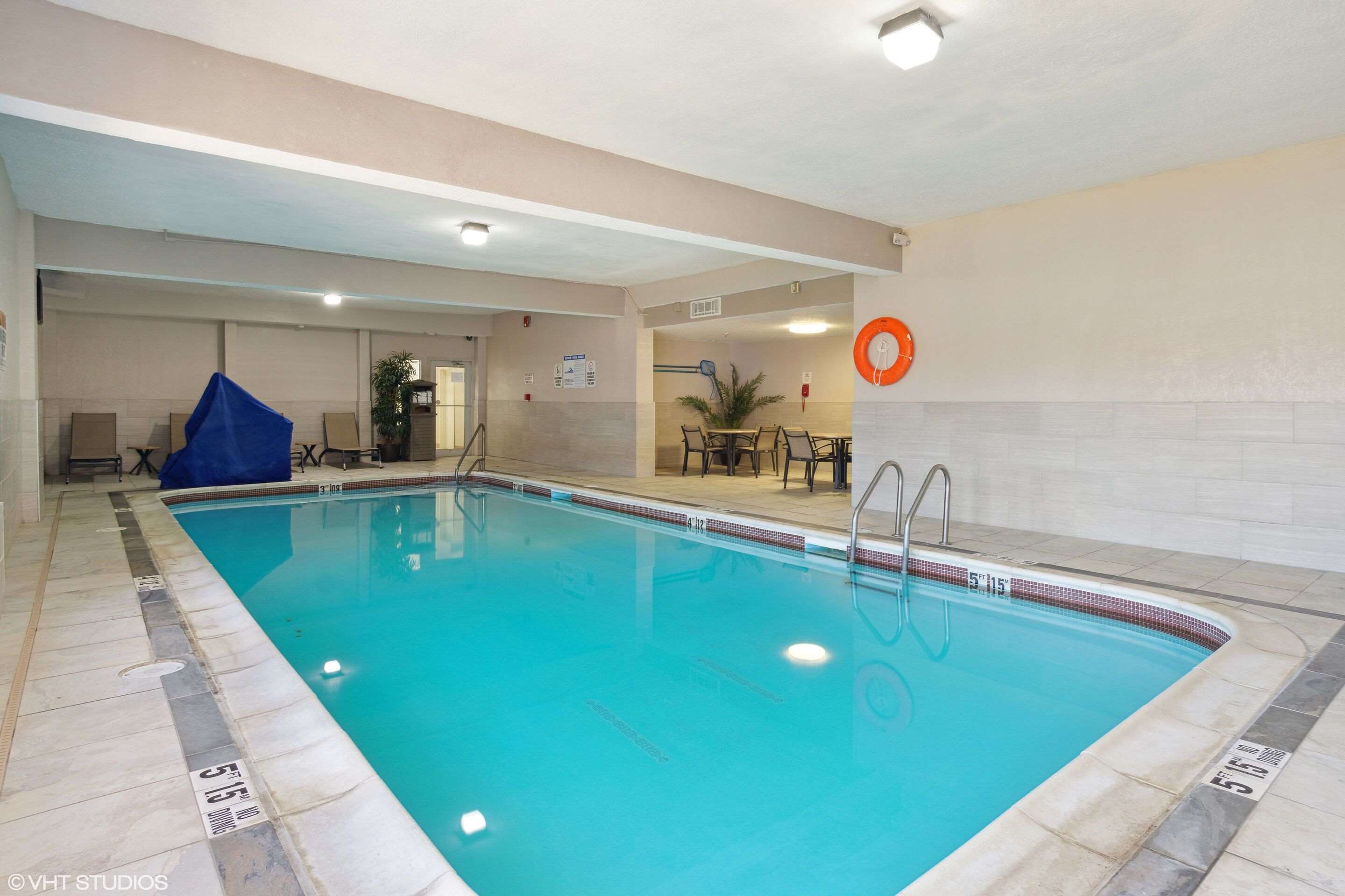 Indoor pool | Quality Inn & Suites