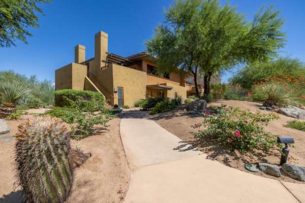 Exterior view - Hilton Grand Vacations Club Palm Desert Resort