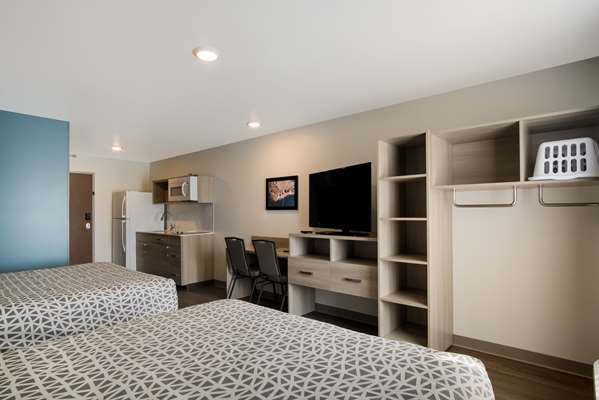 Suite - WoodSpring Suites Airport Grand Rapids